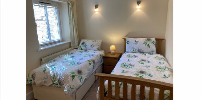 1 Coach House Mews Bedroom twin NEW