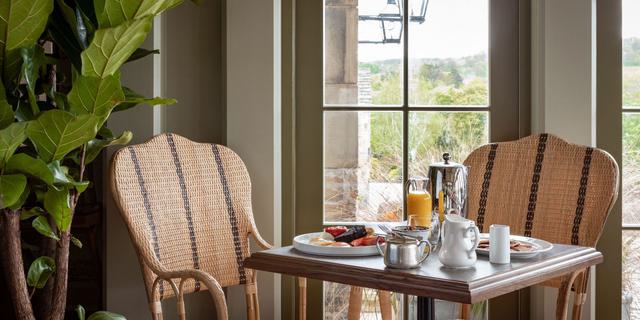 Breakfast Garden Room Restaurant 7