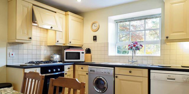 Carpenters Cottage kitchen 1220x620 294503551