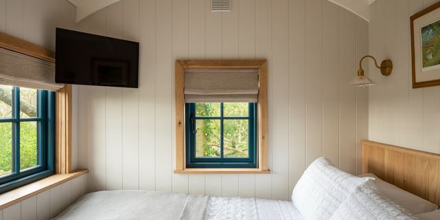 Chatsworth Estate Holiday Cottages Heathy Lea Collection Shepherds Huts Stag Internal 10