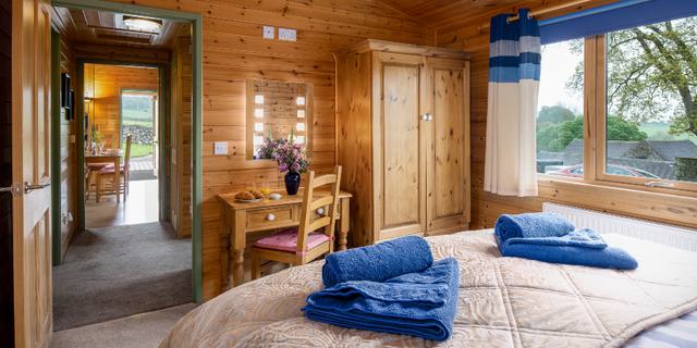 Daisybank double bedroom 902x524