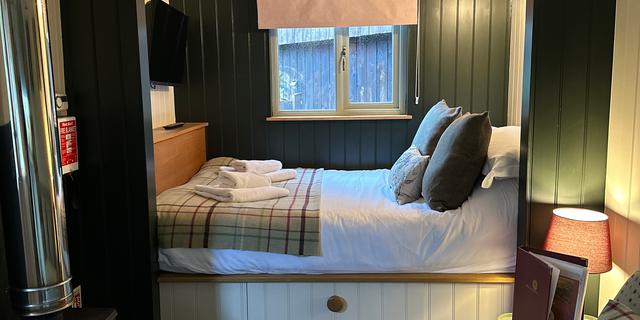 F8 DABDEA 2750 4595 A9 BB 58 CB1 DDE7 E88