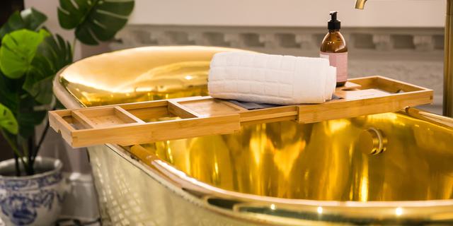 Muse Escapes The Crescent Suite Free Standing Bath