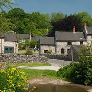 Parwich 1220 x 620 757510177