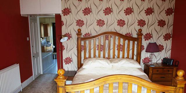 Thorndene room 3 305359847