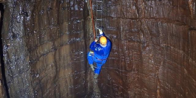 Vert Caving MPDD crop 2