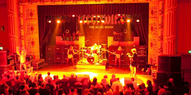 Winding Wheel Stage Show