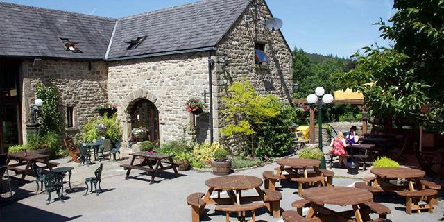 Yorkshire Bridge Inn side view 1220 x 620 546608147