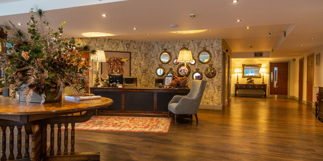 Peak Edge Hotel VDPD Reception